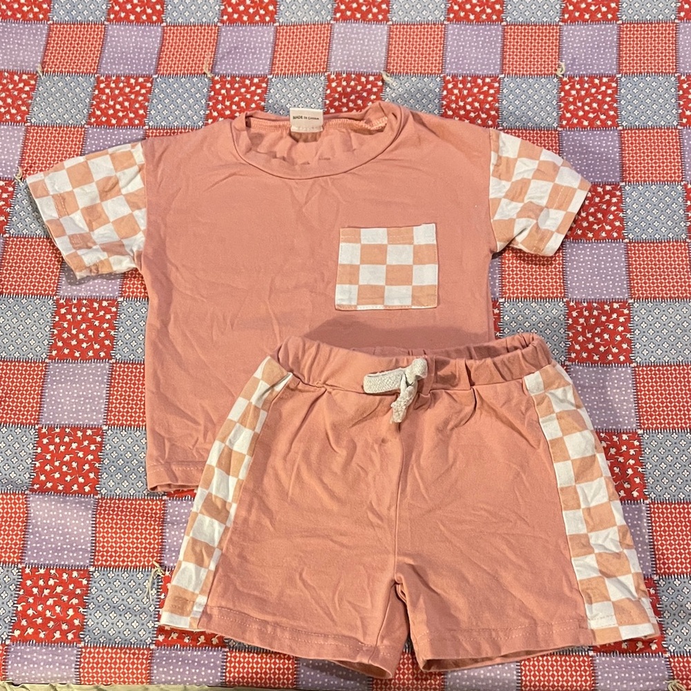 🎉Pink Checkered T-Shirt and Shorts Set. E406